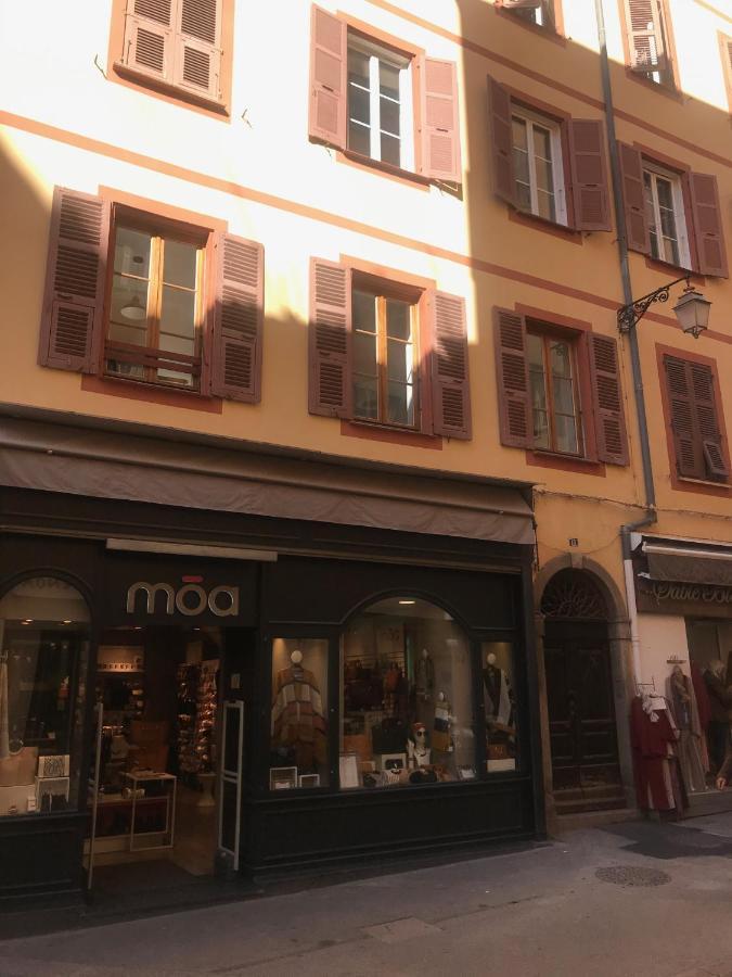 Terrasse Rue Pietonne Ajaccio (Corsica)